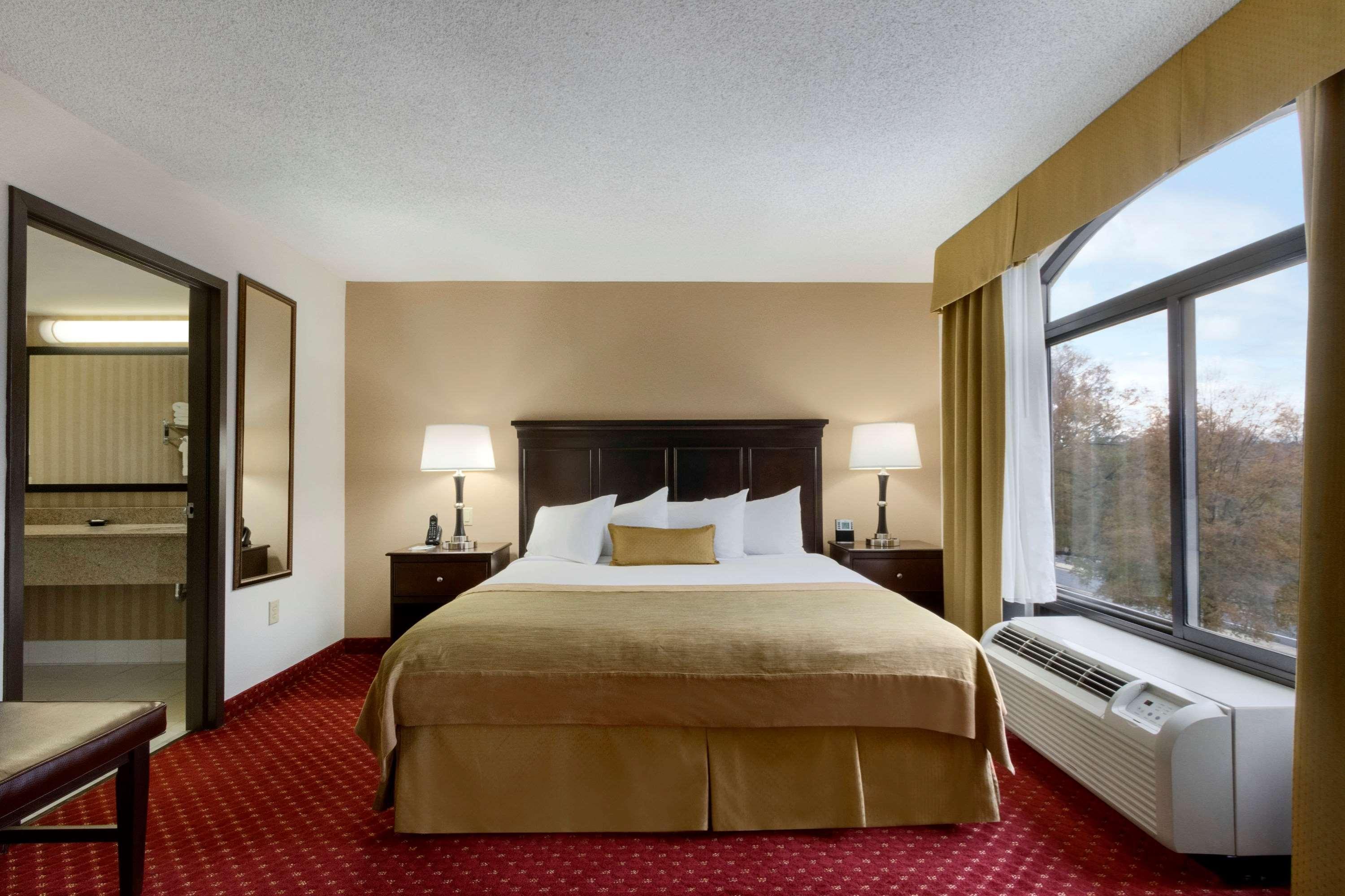 Spark By Hilton Charlotte Tyvola I-77 Bagian luar foto