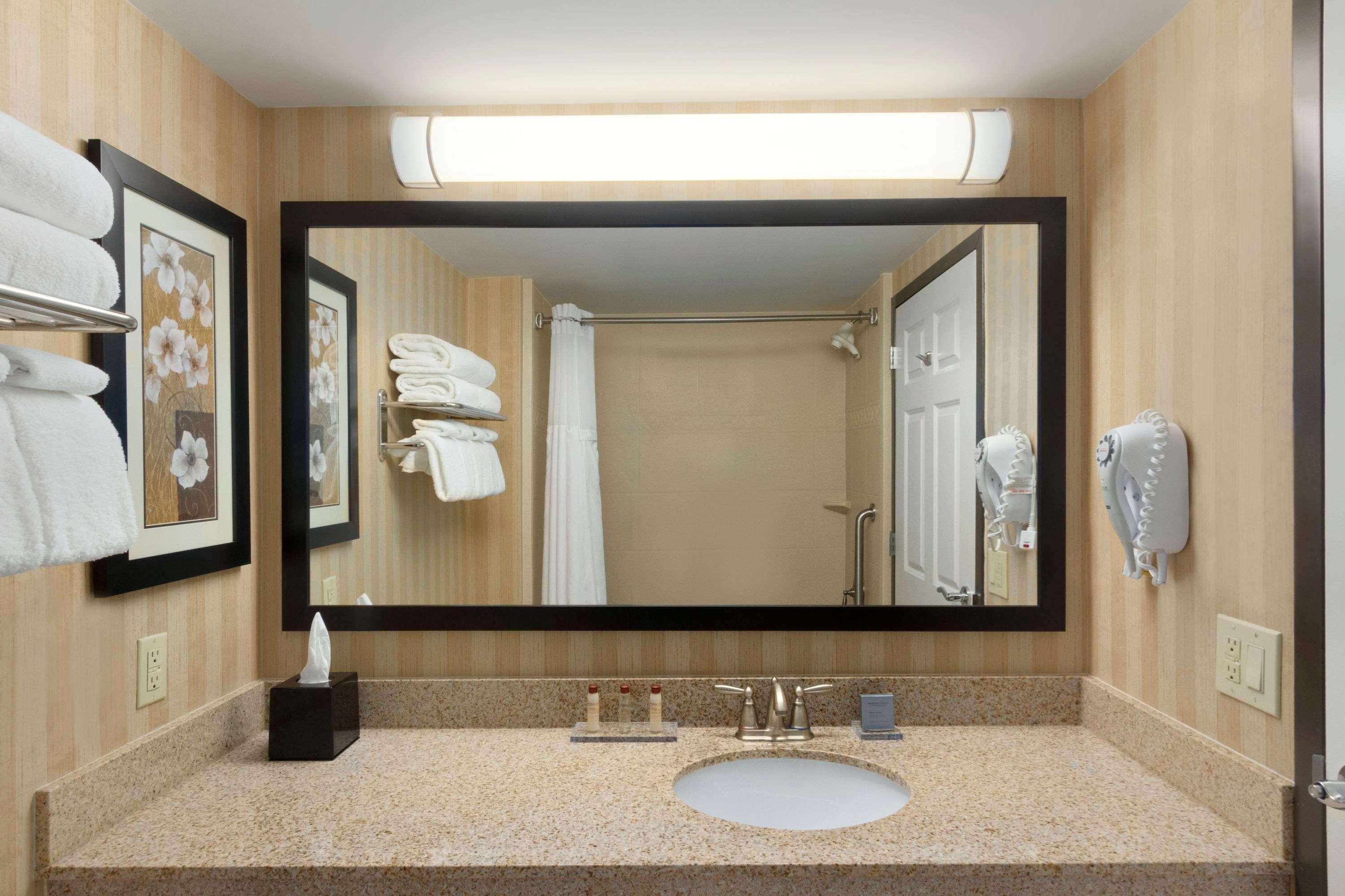 Spark By Hilton Charlotte Tyvola I-77 Bagian luar foto