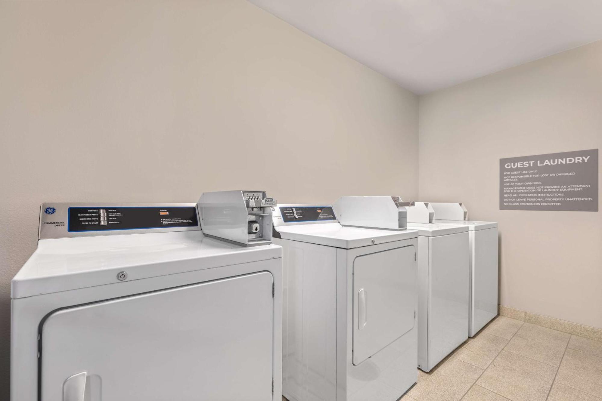 Spark By Hilton Charlotte Tyvola I-77 Bagian luar foto