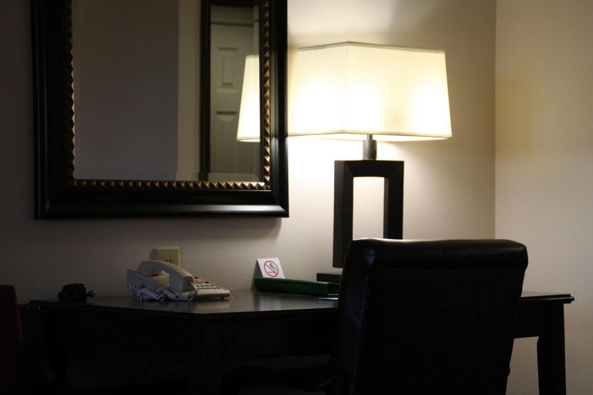 Spark By Hilton Charlotte Tyvola I-77 Bagian luar foto